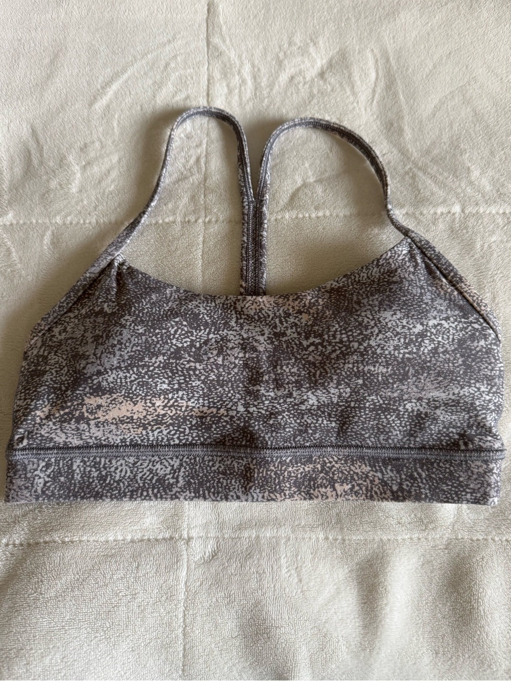 Lululemon Flow Y Bra, Frozen Vista Alpine White Multi, Size 4